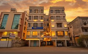 Fabhotel Raj Ratna - Nr Ashram Road